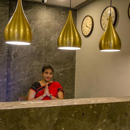 Four Leaf Hotel - Sapphire Blue, فاراناسي المظهر الخارجي الصورة
