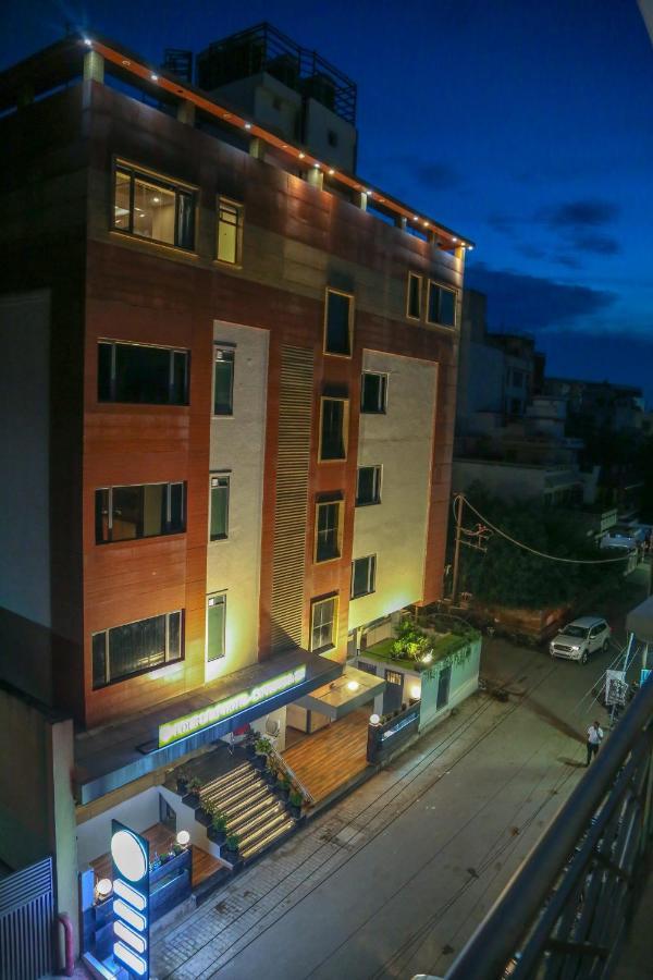 Four Leaf Hotel - Sapphire Blue, فاراناسي المظهر الخارجي الصورة