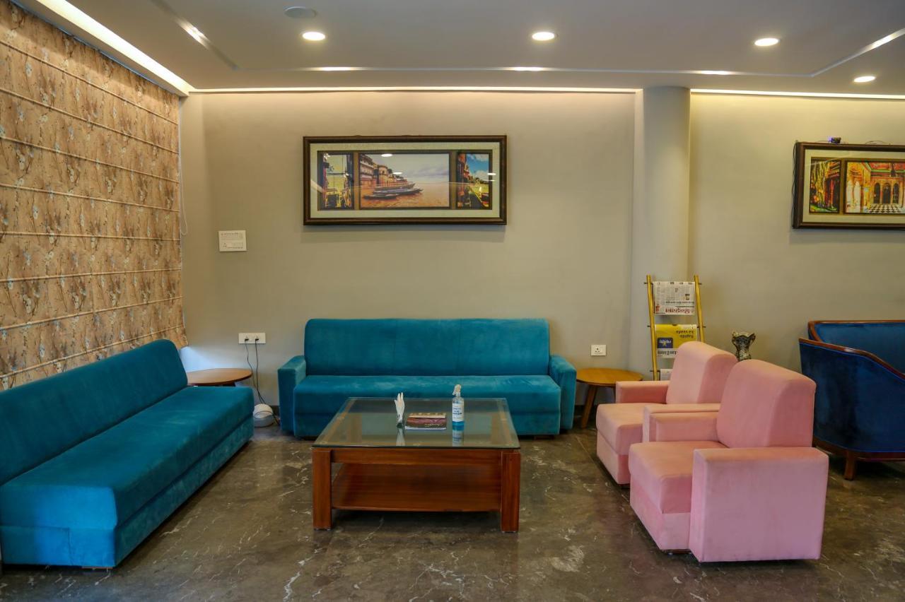 Four Leaf Hotel - Sapphire Blue, فاراناسي المظهر الخارجي الصورة