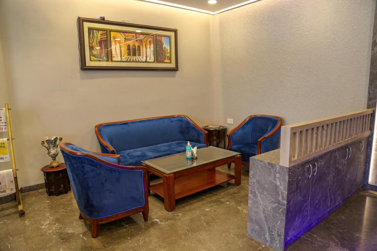 Four Leaf Hotel - Sapphire Blue, فاراناسي المظهر الخارجي الصورة