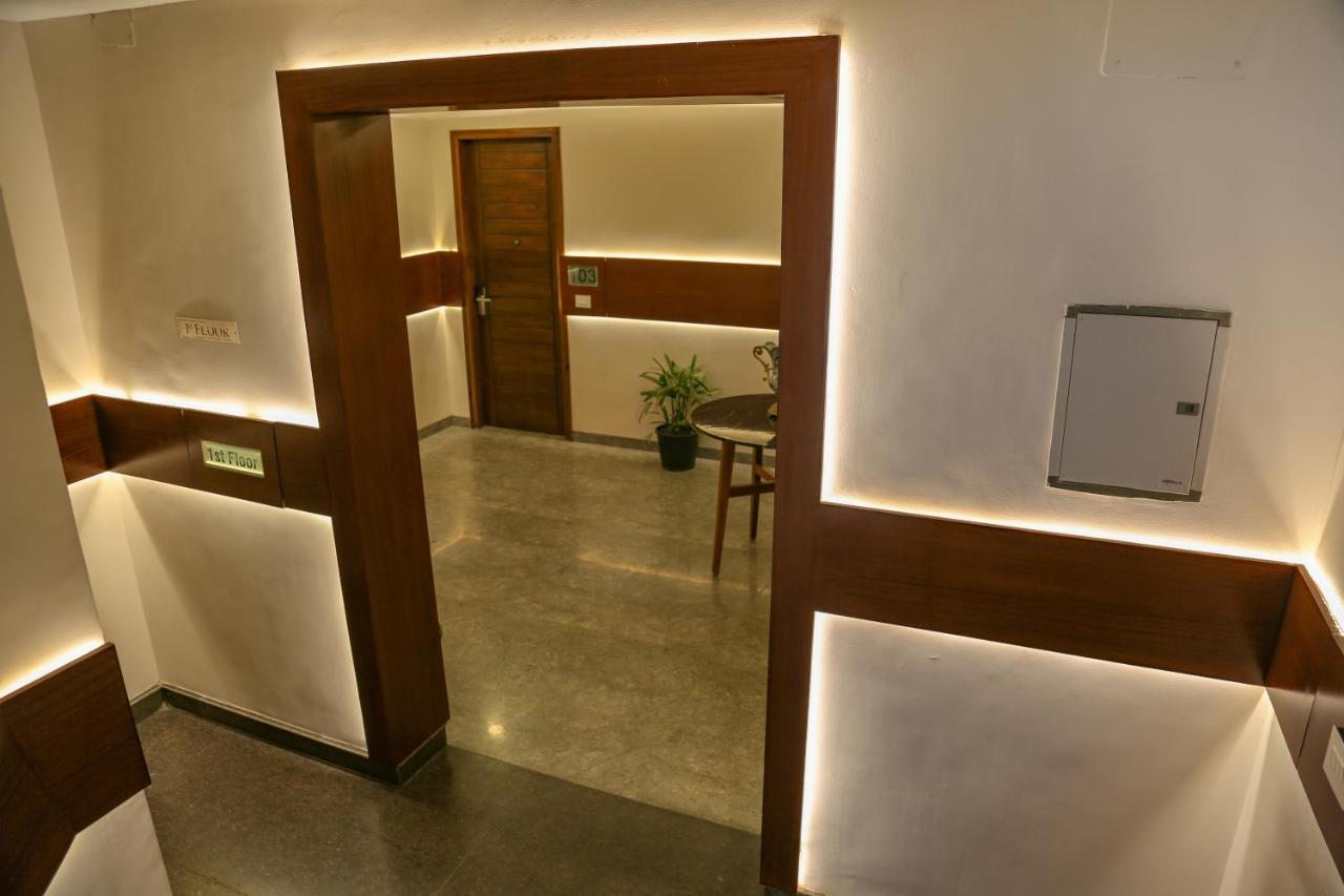 Four Leaf Hotel - Sapphire Blue, فاراناسي المظهر الخارجي الصورة